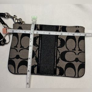 NEW WITH TAGS COACH WALLET WITH LOGO DESIGN